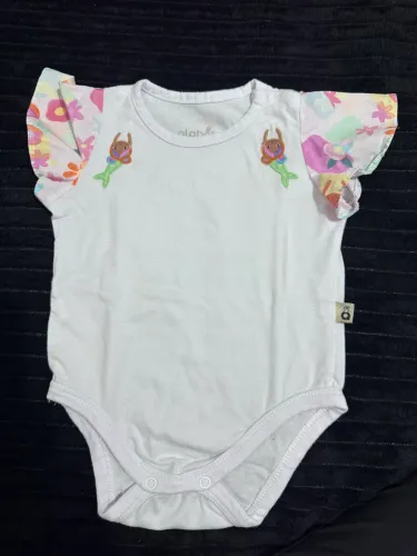 Body Alphabeto menina tamanho 6 a 9. Ótimo estado!