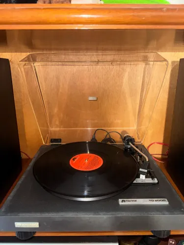 Toca Disco Polyvox TD 2000 - Revisado