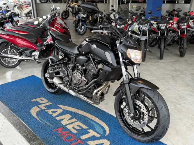 YAMAHA MT-07 MODELO 2021