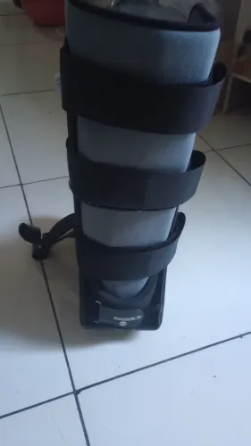 BOTA ORTOPÉDICA 350 reais