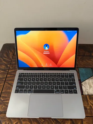 MacBook Pro 2017 i5 256 GB  8 GB Ram 