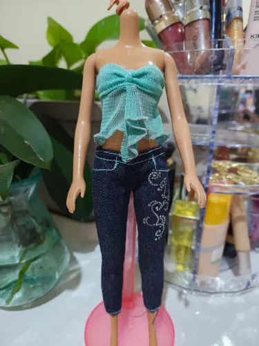Lote roupas e sapatos Barbie