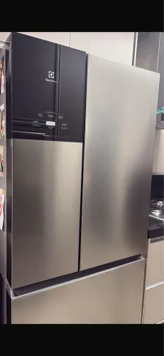 Geladeira Electrolux Frost Free Inverter  3 Portas Inox Look IM7S -2 anos de uso 