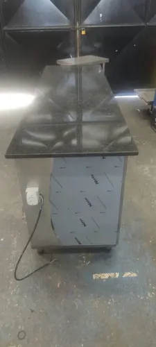 Balcão em inox com granito