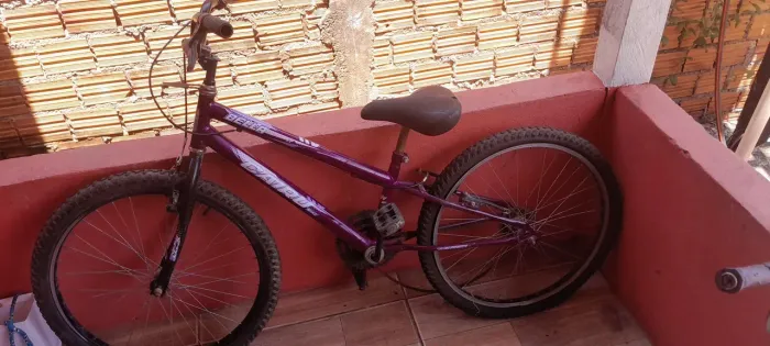 Vendo baike aro 24 só ta faltando as câmeras de ar
