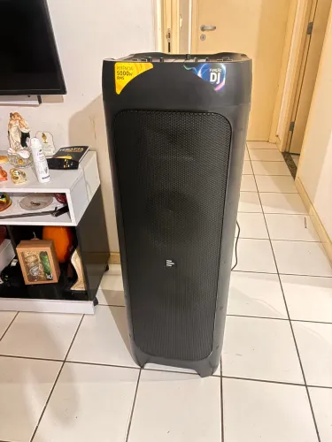 Pulse FlameBox SP512, uma torre de som amplificada com função DJ.