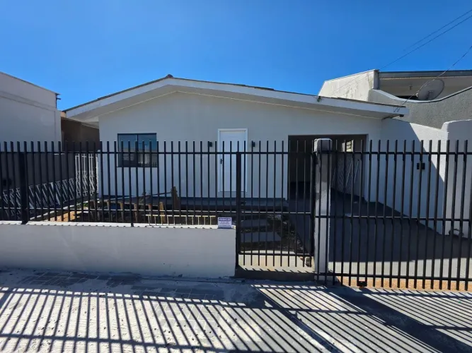 Casa à Venda - Morro Alto, Guarapuava