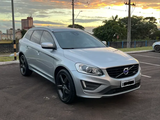 Volvo XC 60 T-5 R-design 2.0 FWD 5P 2015