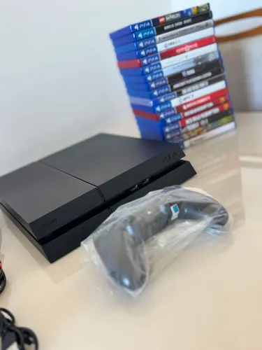 PS4 1 TB semi novo + 2 jogos físicos da sua escolha do estoque