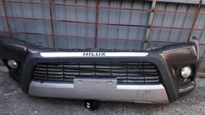 Parachoque Dianteiro Toyota Hilux 2016/2017 C/Detalhe