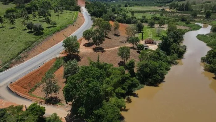 Chácaras (escrituradas) na Comunidade Ângelo Frechiani, sentido Pancas - Leia o anúncio