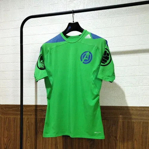 Camiseta Adidas Avengers Hulk Techfit