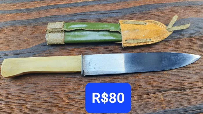 Faca de caça com bainha 