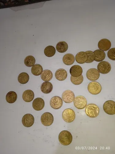 Moedas nacionais de 2,00 cruzeiros década de 1940 lote com 30 peças