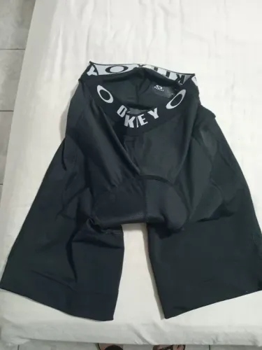 Bermuda ciclista Oakley nova na etiqueta, tamanho S