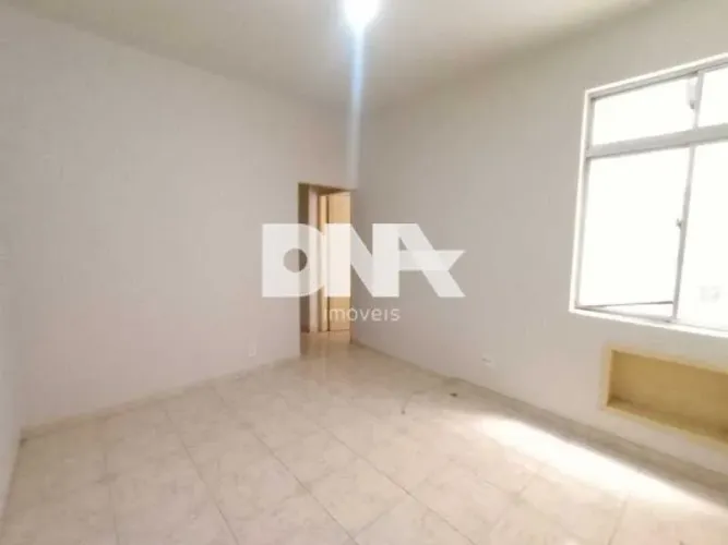 Apartamento - / Residencial / Copacabana