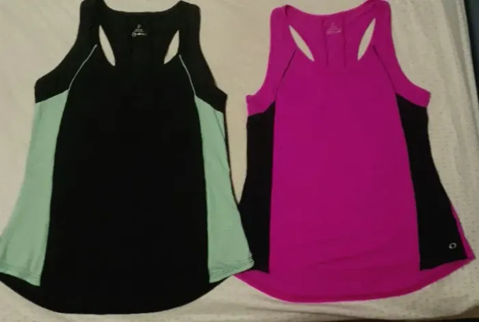 Blusas da Renner P novas, sem uso. Só 35,00 cada.