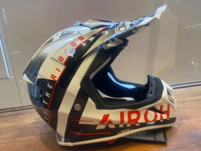 Airoh aviator  tamanho large 59/60