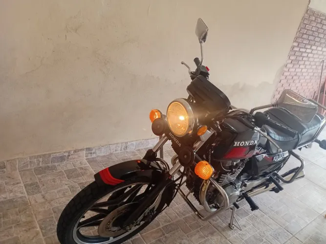 CB 400 1983 Raridade, Comprar e acelerarr, tudo em ordem.