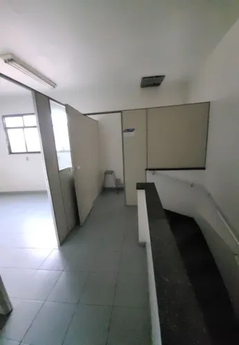 Aluguel . Imóvel com 315 m2 loja de frente para a rua.