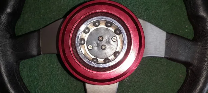 Volante Momo saque rápido 