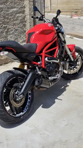 Ducati Monster 797 à venda - pronta para transferência