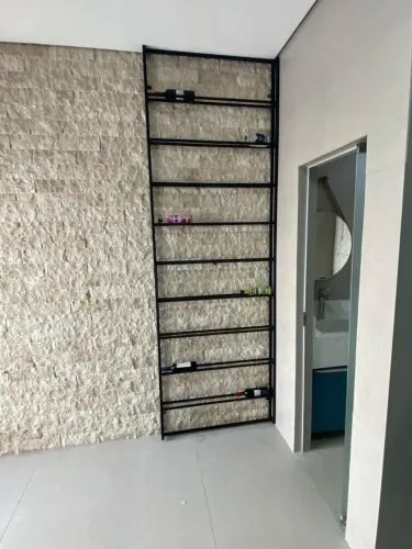 Adega estilo industrial