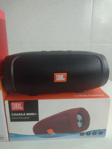 Duas caixas de som via bluetooth 