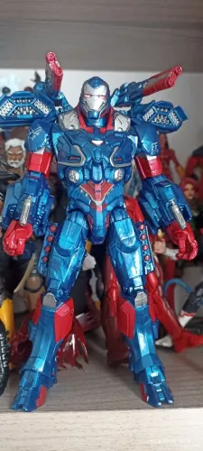 Patriota de Ferro Marvel legends