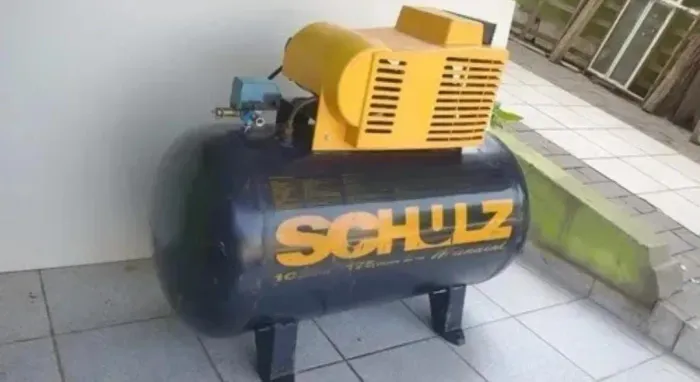 Compressor Schulz Mundial 10ps 175 Litros 2 Hp Monofásico Preto (Usado)