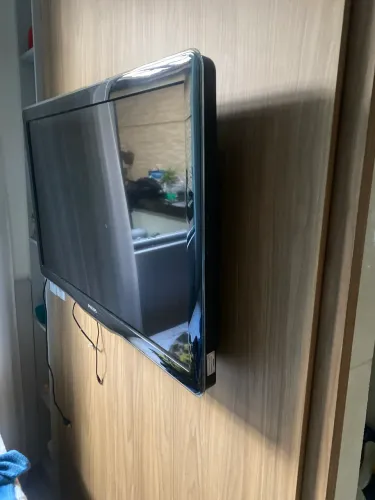 Tv 32 polegadas com led lateral, não é Smart