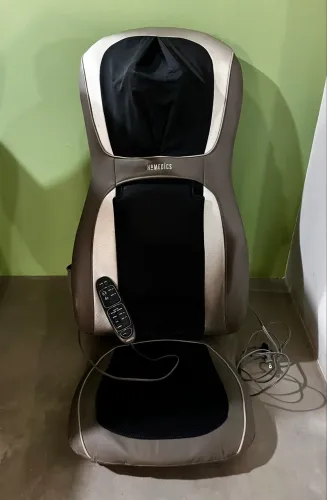 CADEIRA DE MASSAGEM HOMEDICS (importada) PRATICAMENTE SEM USO