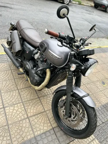 Triumph Boneville T120 Black