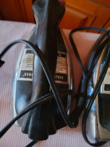 dois ferros general electric e black decker