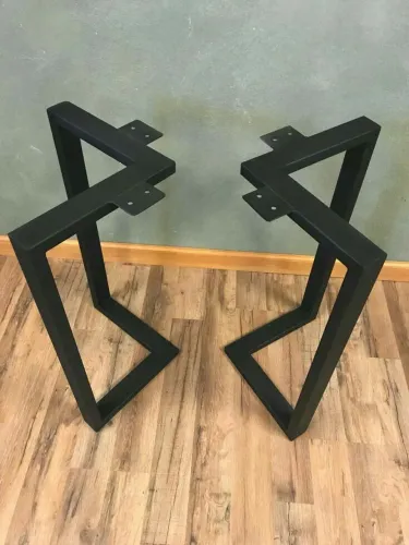 Pés de mesa em aço carbono - Design moderno