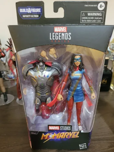 Action Figure Ms. Marvel Marvel Legends - Infinity Ultron