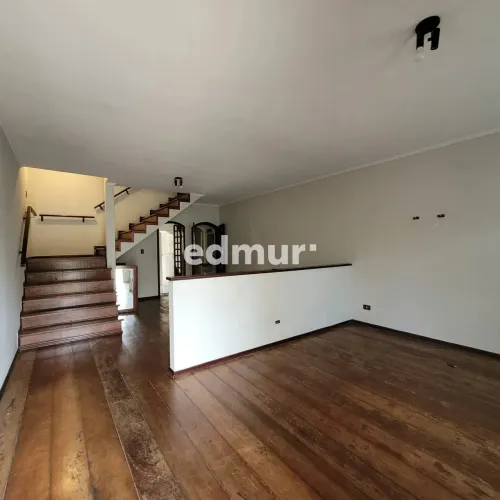SOBRADO para ALUGUEL com 226m² no bairro Parque Jaçatuba com 3 quartos e 5 vagas. Santo An