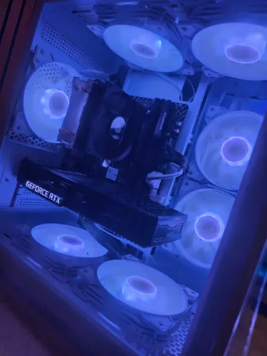 PC Gamer Branco - RTX 3050 + Ryzen 5 5500 + 16GB DDR4 [PC Novo]