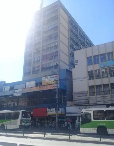 Sala Comercial Ampla - EM FRENTE AO MERCADÃO MADUREIRA