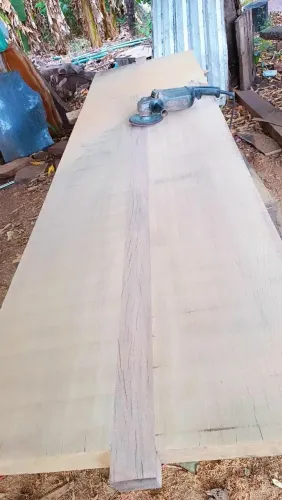 Mesa de madeira rústica