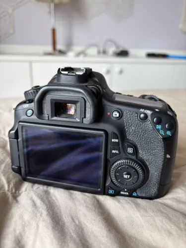 Canon EOS 60D - DSLR - Funciona perfeitamente - Tela articulada