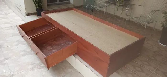 Cama Box de madeira com gavetas