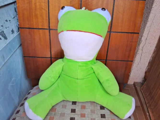 Pelúcia de sapo anti alérgico