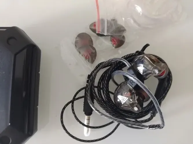 Fone de Ouvido QKZ AK6 Profissional Original com microfone Retorno de palco