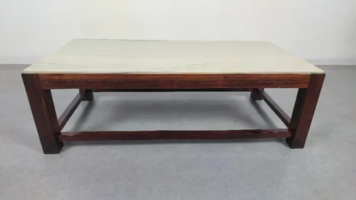 Mesa de Centro Retangular Década de 50, confeccionada em madeira nobre Jacarandá
