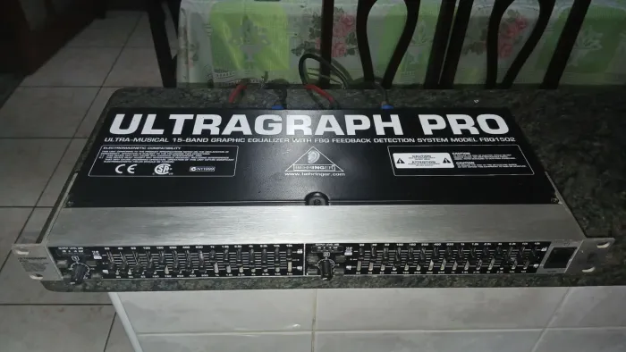 Equalizador Gráfico Behringer FBQ1502 Ultragraph Pro 15 Bandas