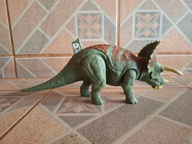 Dinossauro Triceratops - Jurassic World - Mattel