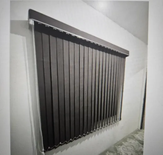 Vendo cortina persiana de 4.20 m. Sendo 2 partes  de 2.17x1.60.