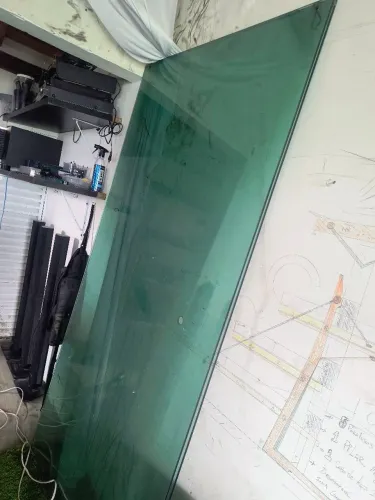 Placa de Vidro 8mm 2.10 altura x 1 m largura - Verde alta resistência e qualidade 