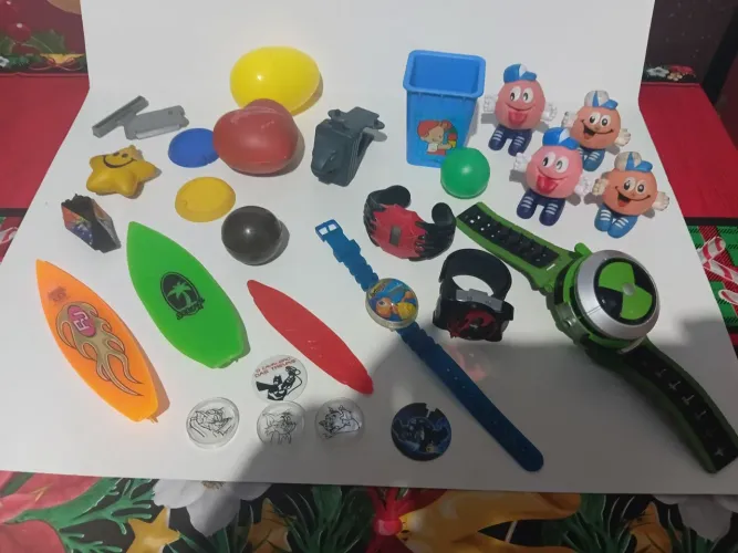 Lote de brinquedos 2 - varias peças 